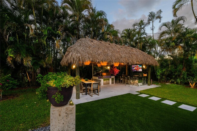 Building Photo - 3615 Sherwood Blvd