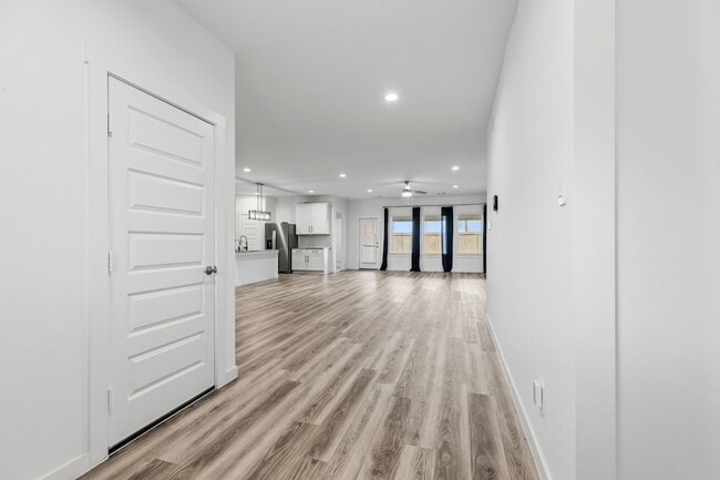 Building Photo - 31514 Avebury Lake Ln