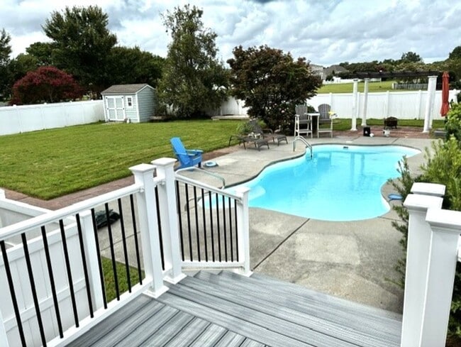 Building Photo - 151 Mariners Way