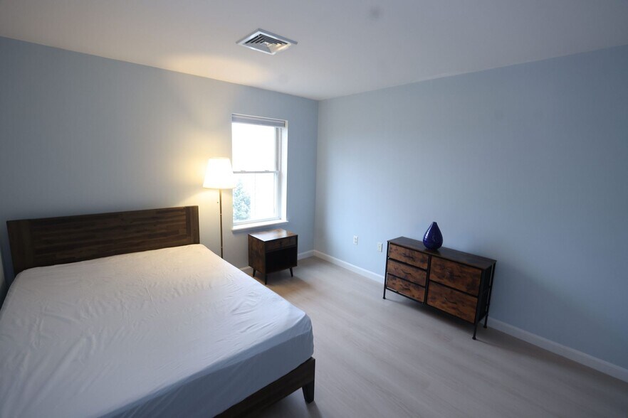 Building Photo - 30 Franklin St