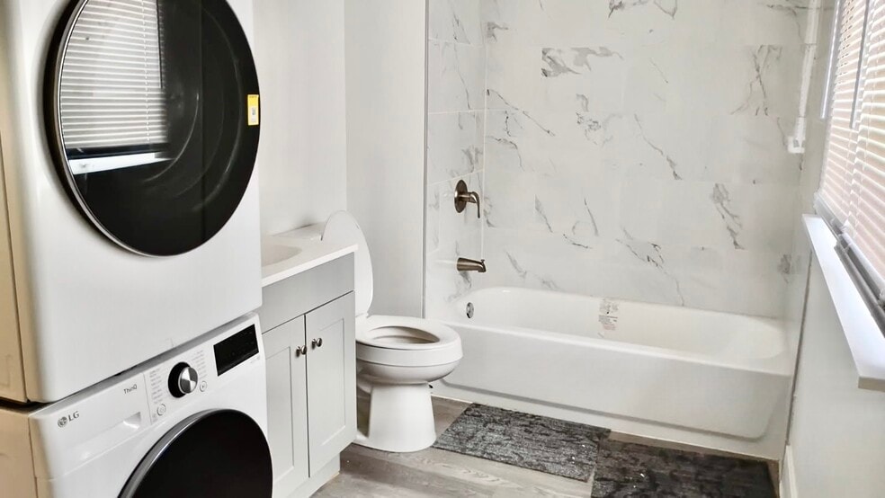 Building Photo - 2252 Greenwich St