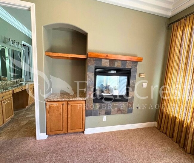 Building Photo - 44 Vinehill Dr