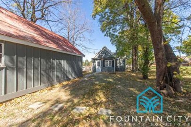 Building Photo - 205 Ferrel St