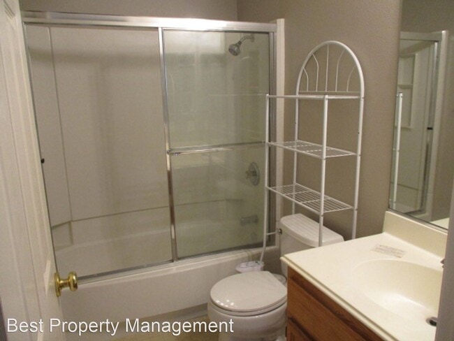 Building Photo - 2 br, 2.5 bath House - 3518 Madison Common