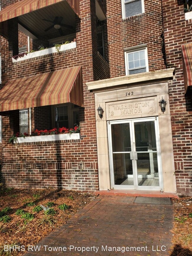 Building Photo - 2 br, 1 bath House - 742 Washington Park #B5