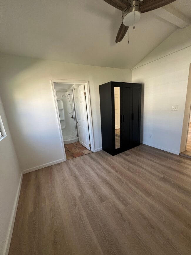 Building Photo - 1725 Kent St