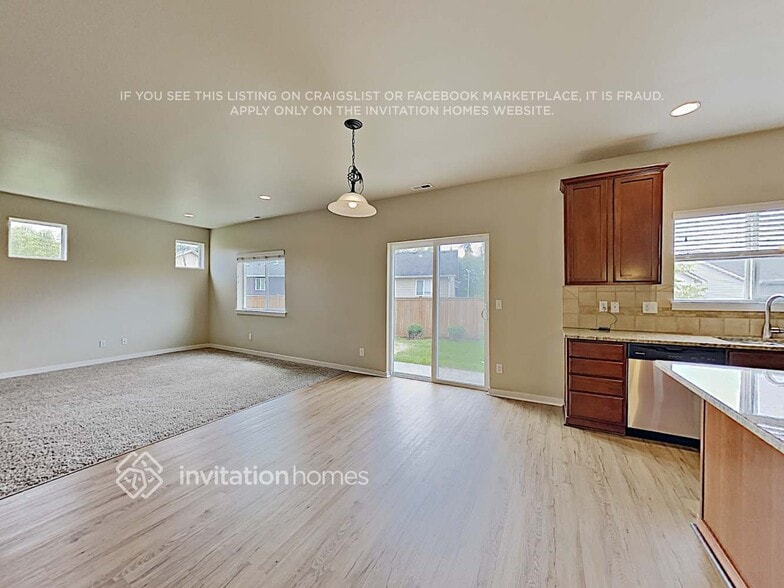 Building Photo - 8226 82nd Dr NE