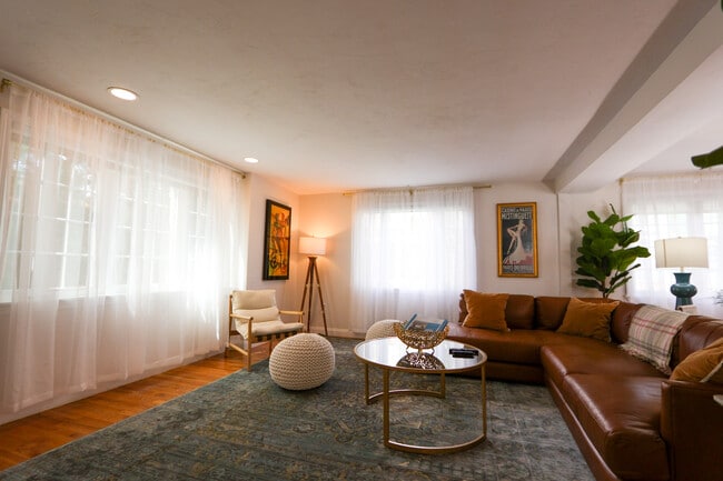 Building Photo - 25 Jay St