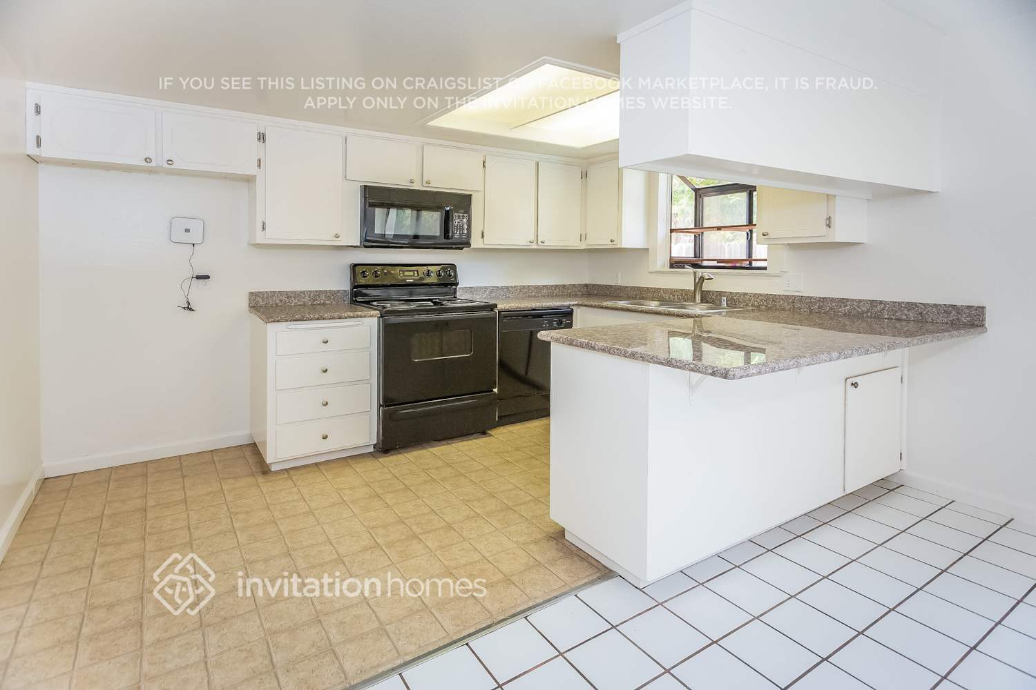 Building Photo - 497 Burlington Dr