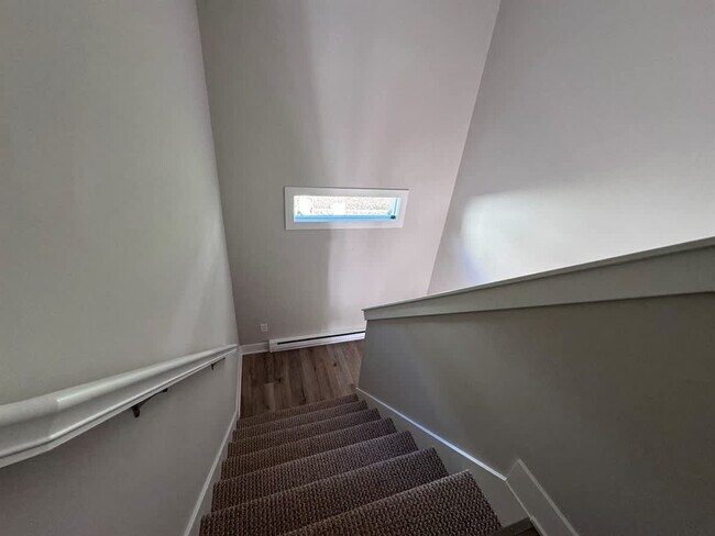 Building Photo - 1249 Kinsmoor Ave