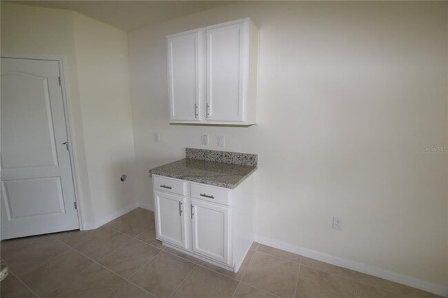 Building Photo - 3330 Eastgrove Ter