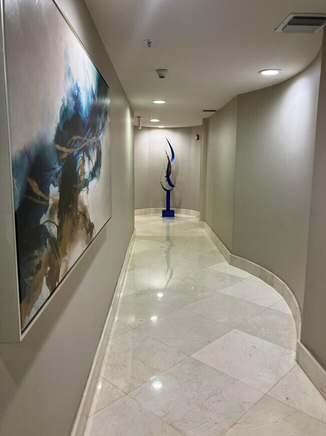 Building Photo - 3370 Hidden Bay Dr