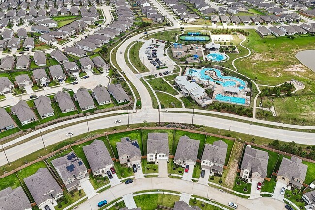 Building Photo - 7818 Palm Glade Dr
