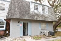 Building Photo - Cozy Comfort!