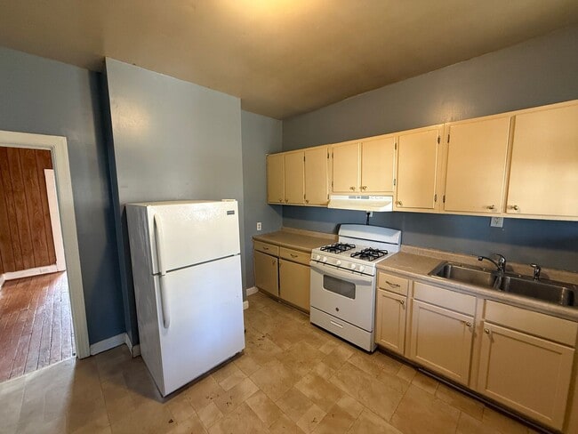 Building Photo - 702 Northside Ave