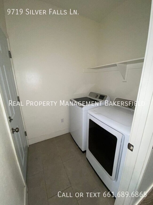 Building Photo - 9719 Silver Falls Ln