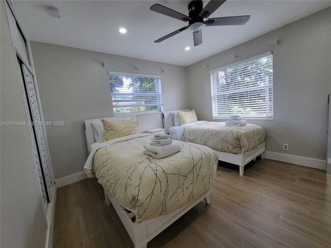 Building Photo - 913 Lighthouse Dr