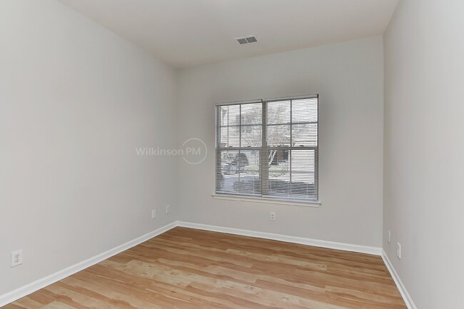 Building Photo - Discover Modern Comfort: 2BR, 2BA Condo in...