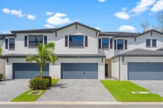 Building Photo - 4917 Oakmont Dr