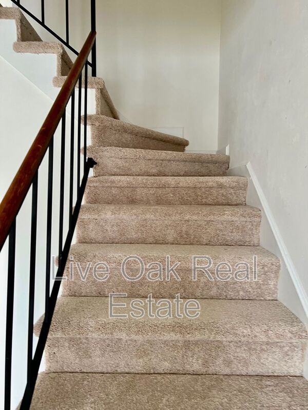 Building Photo - 1317 Cypress Ave