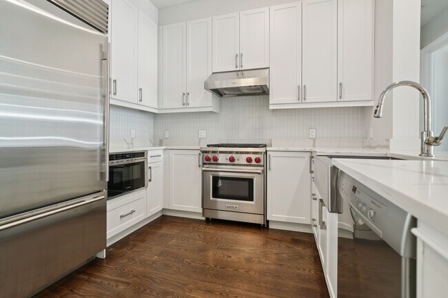 Primary Photo - 3 Somerset Ln