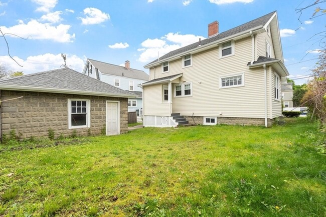 Building Photo - 76 Lynde Ave