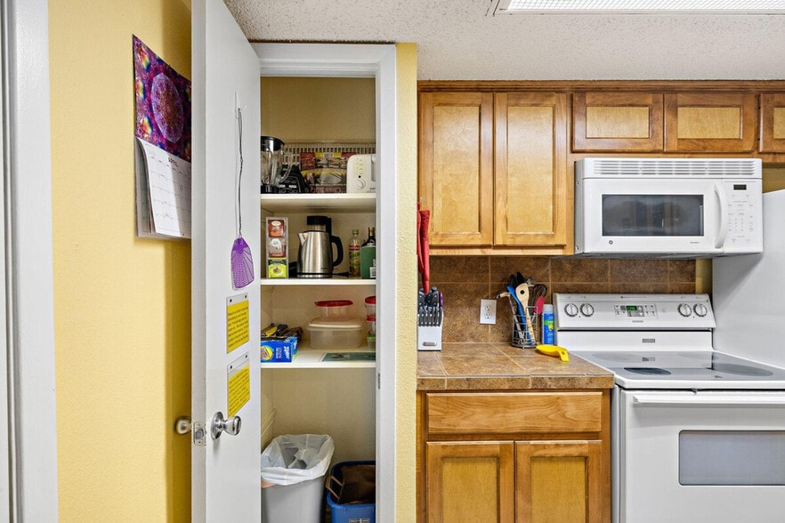 Building Photo - 2204 Trailside Dr