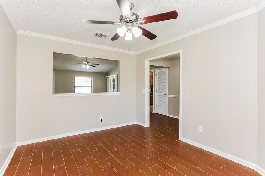 Building Photo - 11690 Cherry Bark Dr W