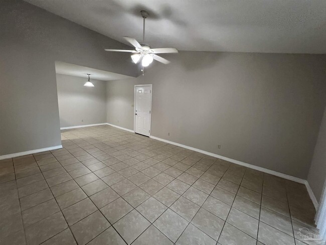 Building Photo - 9485 Sunnehanna Blvd