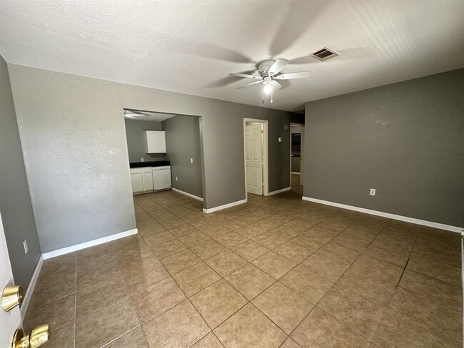 Building Photo - 21333 W Knox Dr