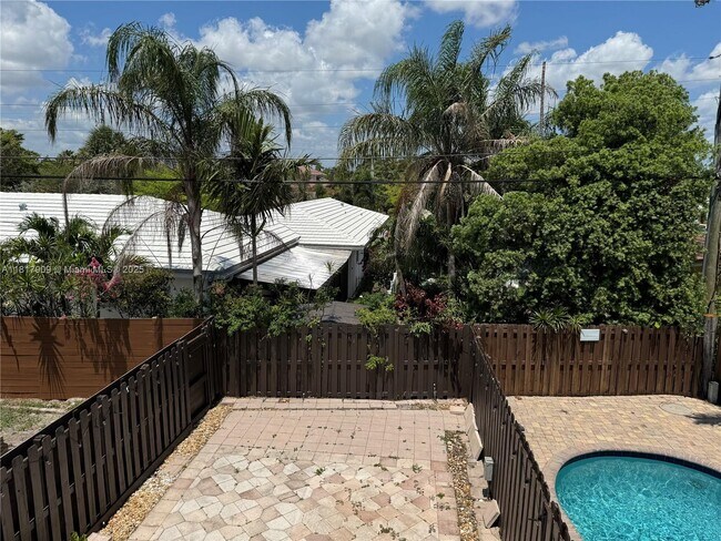 Building Photo - 4509 Poinciana St