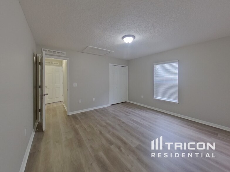 Building Photo - 407 Nuestra Pl