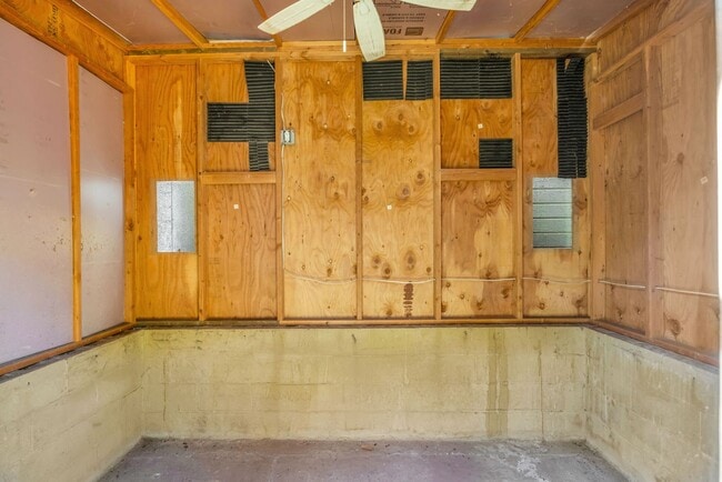 Building Photo - 305 Uala Pl