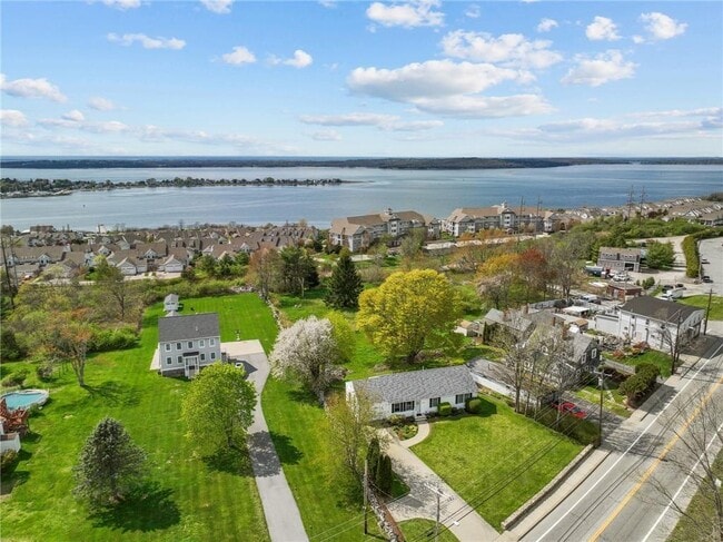 Building Photo - 1037 Main Rd