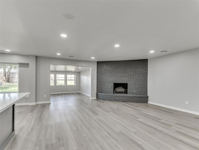 Building Photo - Look at this beautiful home! Open 7/29 fro...