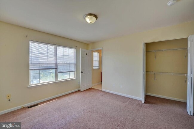 Building Photo - 112 Rosie Dr