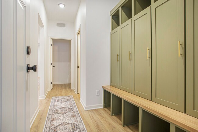 back entry - 174 N Monroe St