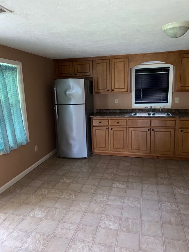 Building Photo - 8070 MS-12