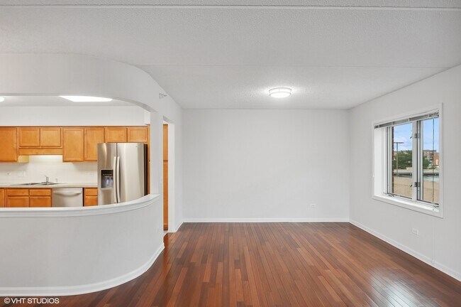 Building Photo - 750 Pearson St