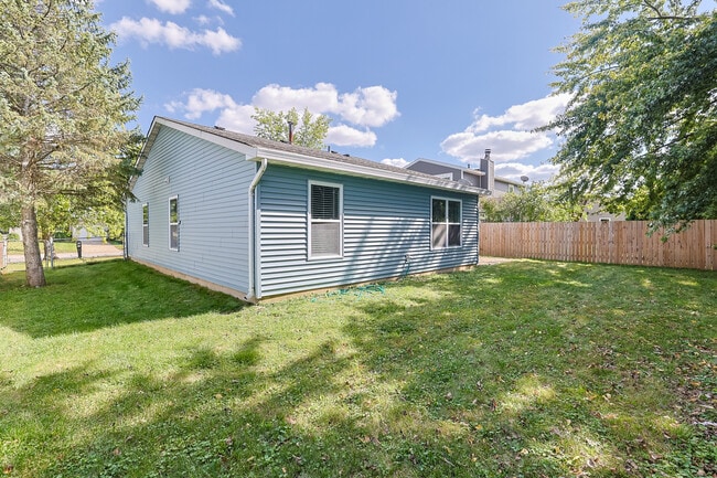 Building Photo - 1064 Crestwood Ln