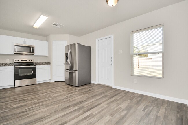 Building Photo - 15665 Briar Frst Dr