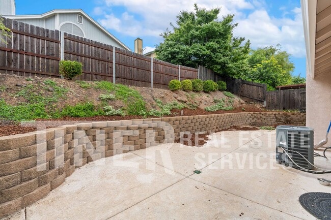 Building Photo - 3421 Cobblestone Dr