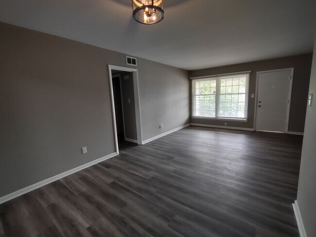 Building Photo - Newly Renovated Condo located in "Coventry...