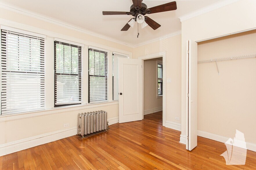 Primary Photo - 2175 W Giddings St