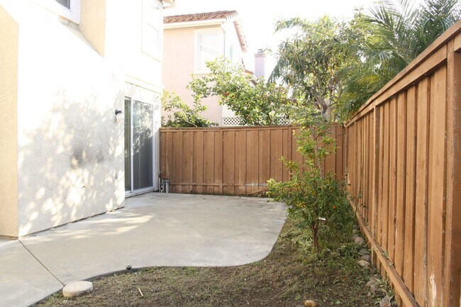 Building Photo - 3 Bedroom House in Sunset Glen Community