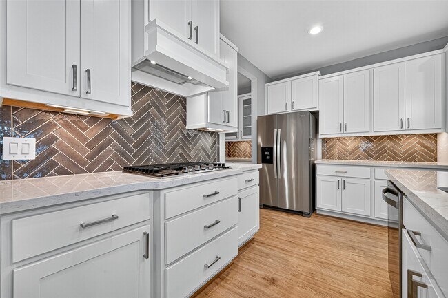 Building Photo - 29535 Red Rocks Pk Dr
