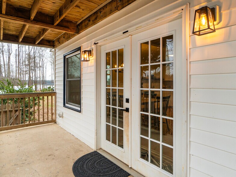 Building Photo - 4315 Hickory Nut Pt