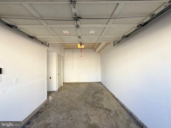 Building Photo - 8316 Green Grass Rd