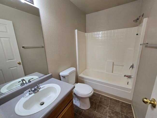 Building Photo - Charming 3 Bedroom, 2 Bath Home with Large...