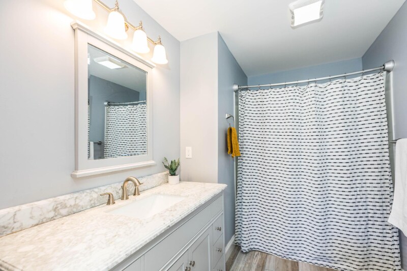 Building Photo - 730 Mammoth Rd